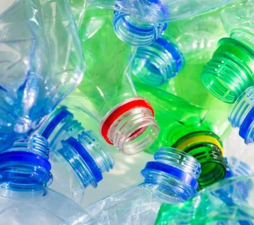 smaltimento bottiglie di plastica
